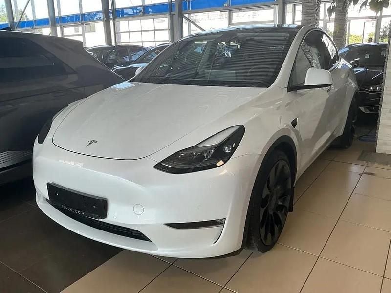 Weiß (metallic) Gebraucht 2022 Tesla Model Y SUV | 33.500 € (Guter Preis) - Bild 1/4