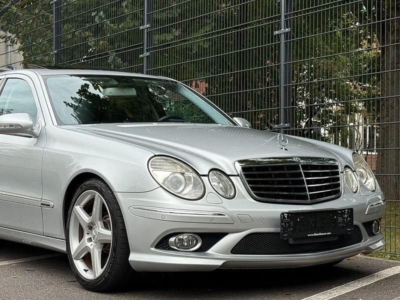 Silber Gebraucht 2008 Mercedes E500 AMG Limousine | 21.444 € (Teuer) - Bild 1/4