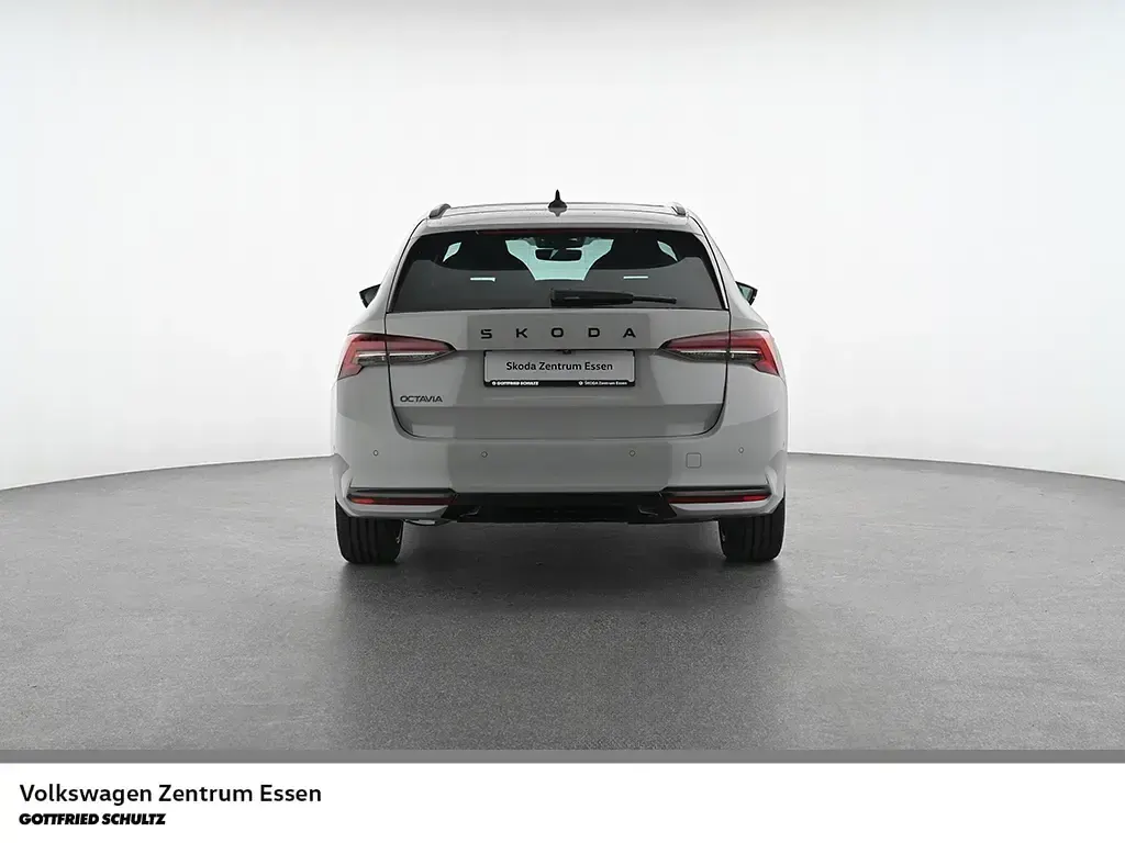 Gebraucht Skoda Octavia SportLine 150 PS (110 kW) 2025 Grau Kombi
