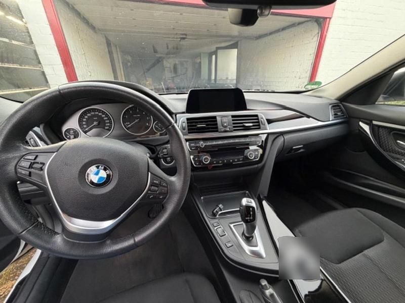 Gebraucht BMW 320 Advantage 190 PS (139 kW) 2017 Weiß Kombi