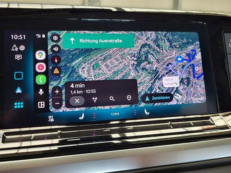 Gebraucht VW Multivan Life 150 PS (110 kW) 2024 Grau Van