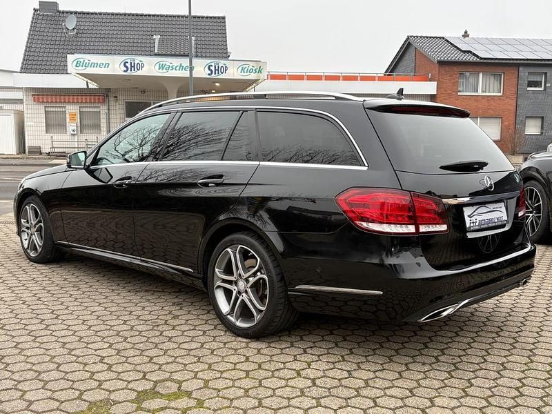 Gebraucht Mercedes E400 Avantgarde 333 PS (244 kW) 2015 Schwarz Limousine