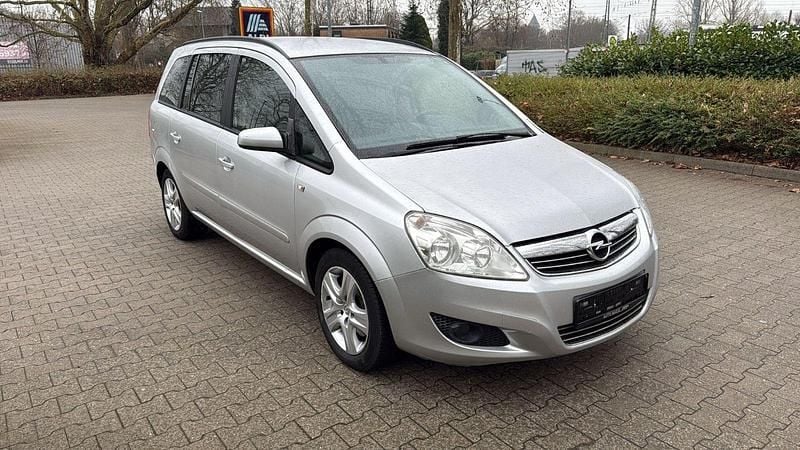 Gebraucht Opel Zafira Edition 150 PS (110 kW) 2008 Silber Van / Kleinbus