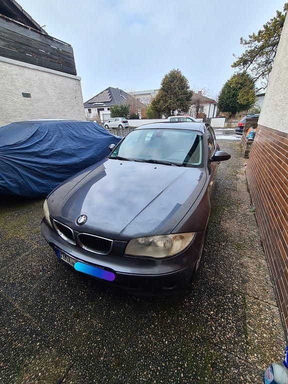 Grau Gebraucht 2005 BMW 116 Sport Line Kleinwagen | 1.200 € (Superpreis) - Bild 1/4