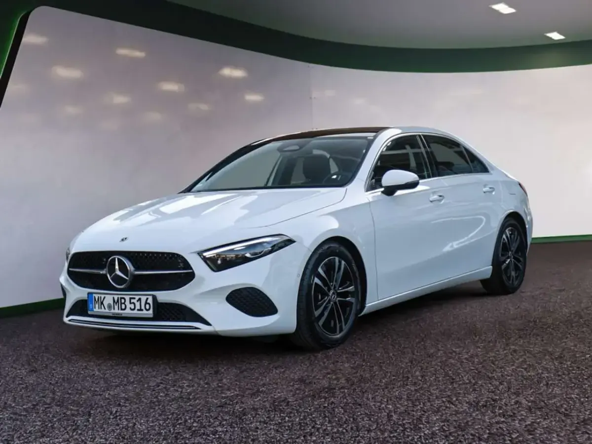 Gebraucht Mercedes A180 Advanced Plus 136 PS (100 kW) 2026 Weiss / polarweiß Limousine