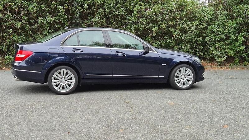 Gebraucht Mercedes C350 306 PS (225 kW) 2011 Blau Limousine