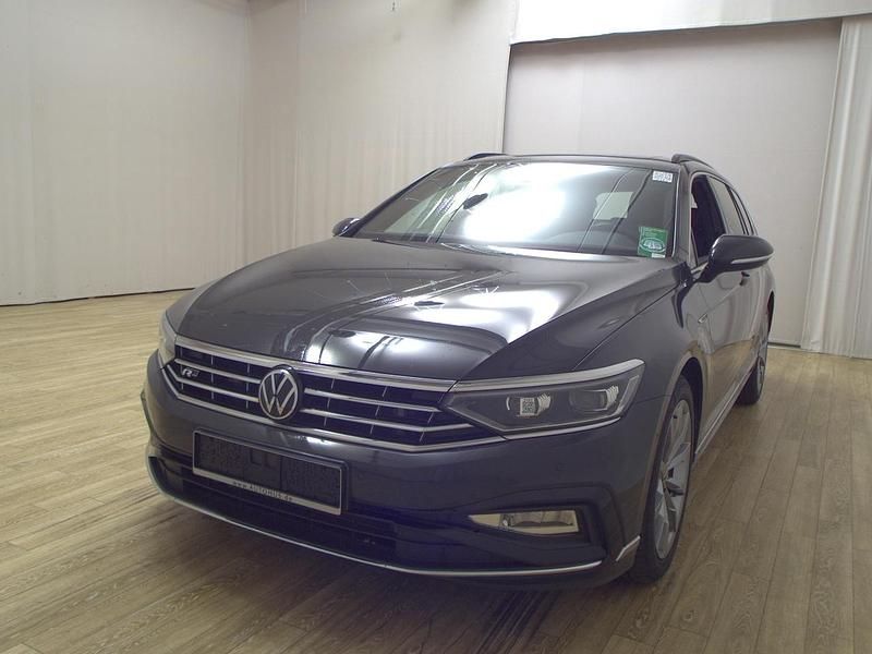 Gebraucht VW Passat R-line 200 PS (147 kW) 2021 Grau Kombi