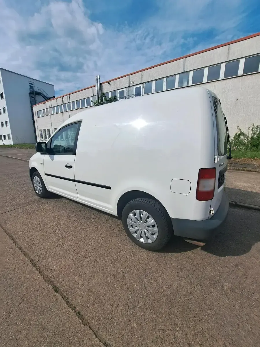 Second-hand VW Caddy 105 CP (77 kW) 2009 Alb Monovolum