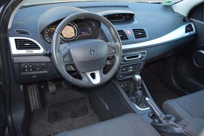 Gebraucht Renault Mégane Coupé Dynamique 110 PS (80 kW) 2009 Grau Coupé