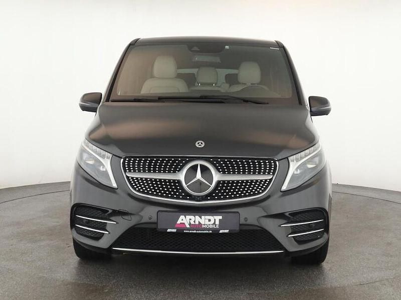 Gebraucht Mercedes V300 Avantgarde 237 PS (174 kW) 2023 Graphitgrau dunkel Van / Kleinbus