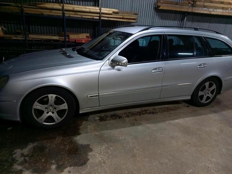 Gebraucht Mercedes E220 170 PS (125 kW) 2006 Silber Kombi