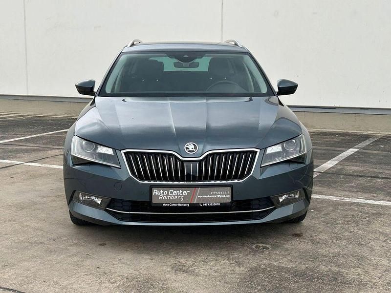 Gebraucht Skoda Superb Style 190 PS (139 kW) 2015 Grau Kombi