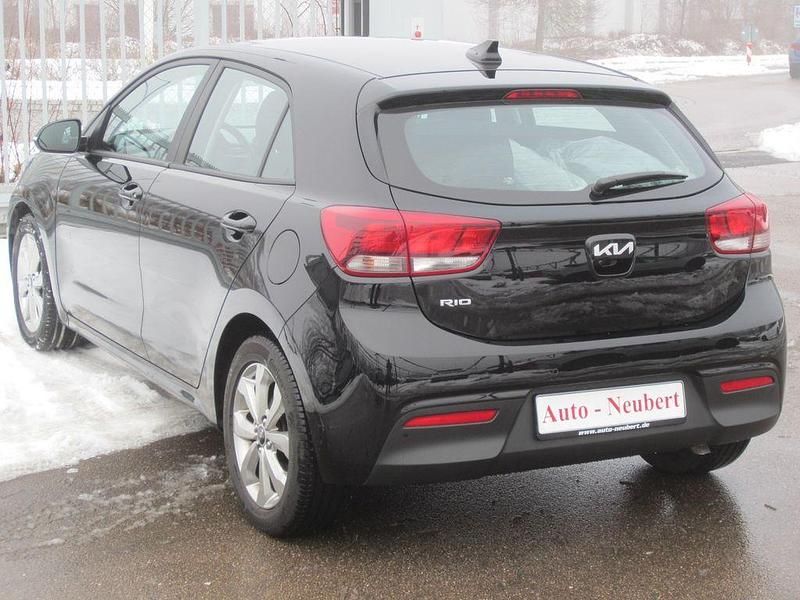 Gebraucht Kia Rio Vision 101 PS (74 kW) 2022 Schwarz Limousine