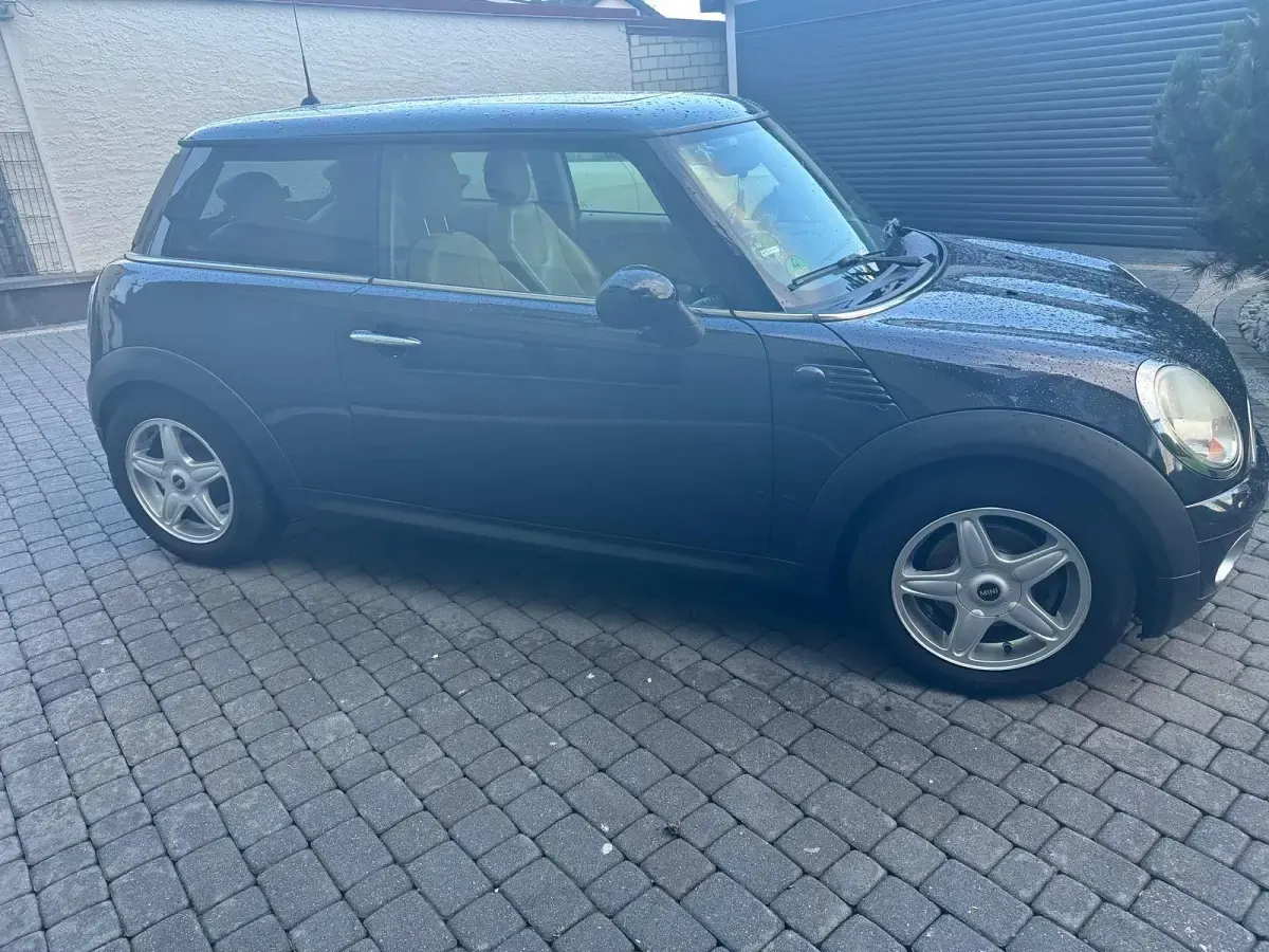 Gebraucht Mini Cooper 95 PS (69 kW) 2007 Schwarz Kleinwagen