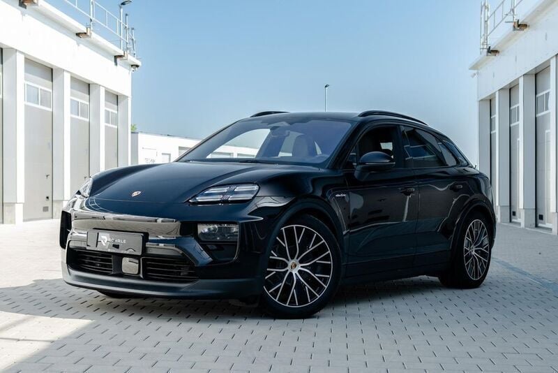 Schwarz Neu 2024 Porsche Macan SUV | 99.990 € (Superpreis) - Bild 1/3