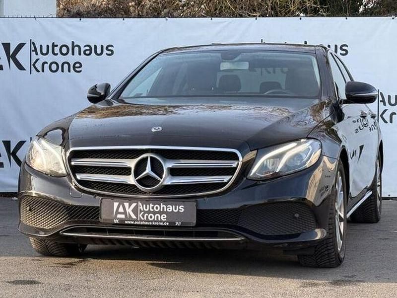 Gebraucht Mercedes E220 Avantgarde 194 PS (142 kW) 2018 Schwarz Limousine