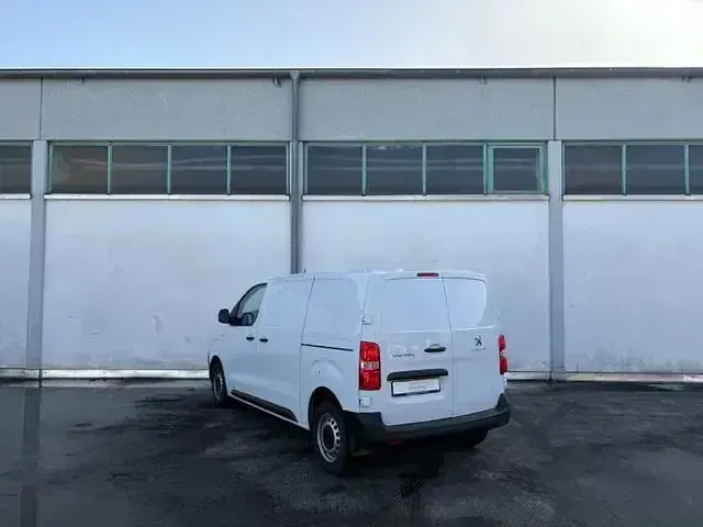 Gebraucht Peugeot Expert 144 PS (105 kW) 2023 Weiß Van