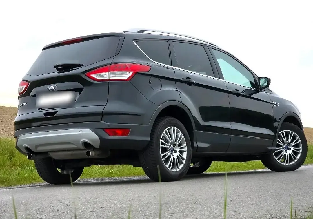 Gebraucht Ford Kuga 163 PS (119 kW) 2013 Schwarz SUV