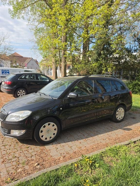 Gebraucht Skoda Fabia 105 PS (77 kW) 2011 Schwarz Kombi