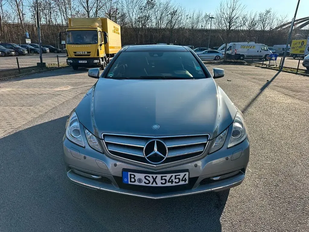 Używany Mercedes E250 Elegance 204 KM (150 kW) 2012 Szary Coupe