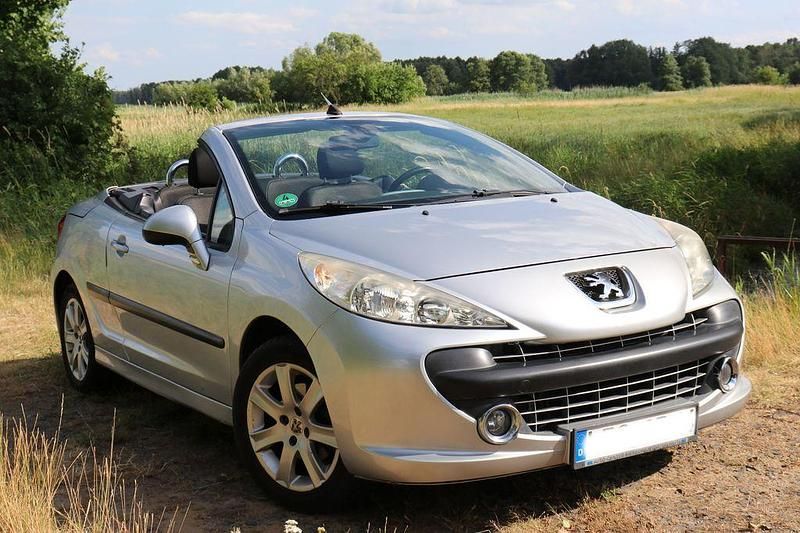 Silber Gebraucht 2008 Peugeot 207 CC Platinum Cabrio | 4.700 € (Fairer Preis) - Bild 1/3