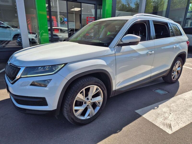 White (metallic) Gebraucht 2018 Skoda Kodiaq Style SUV | 19.880 € (Etwas zu teuer) - Bild 1/4