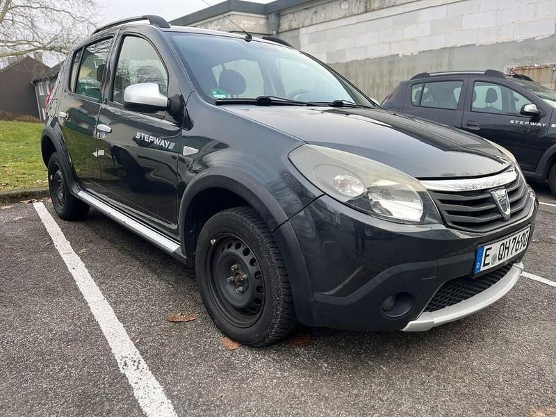 Gebraucht Dacia Sandero Stepway 82 PS (60 kW) 2012 Grau Limousine