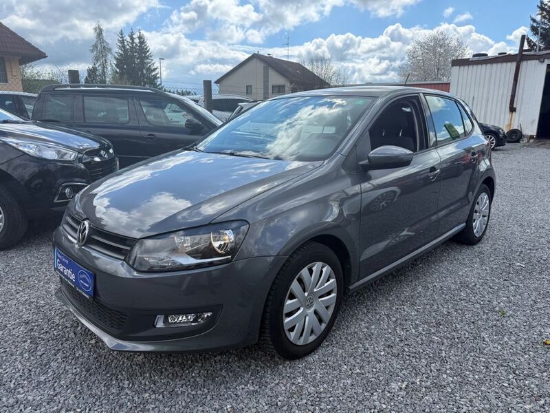 Grau Gebraucht 2011 VW Polo Comfortline Limousine | 6.980 € (Fairer Preis) - Bild 1/4