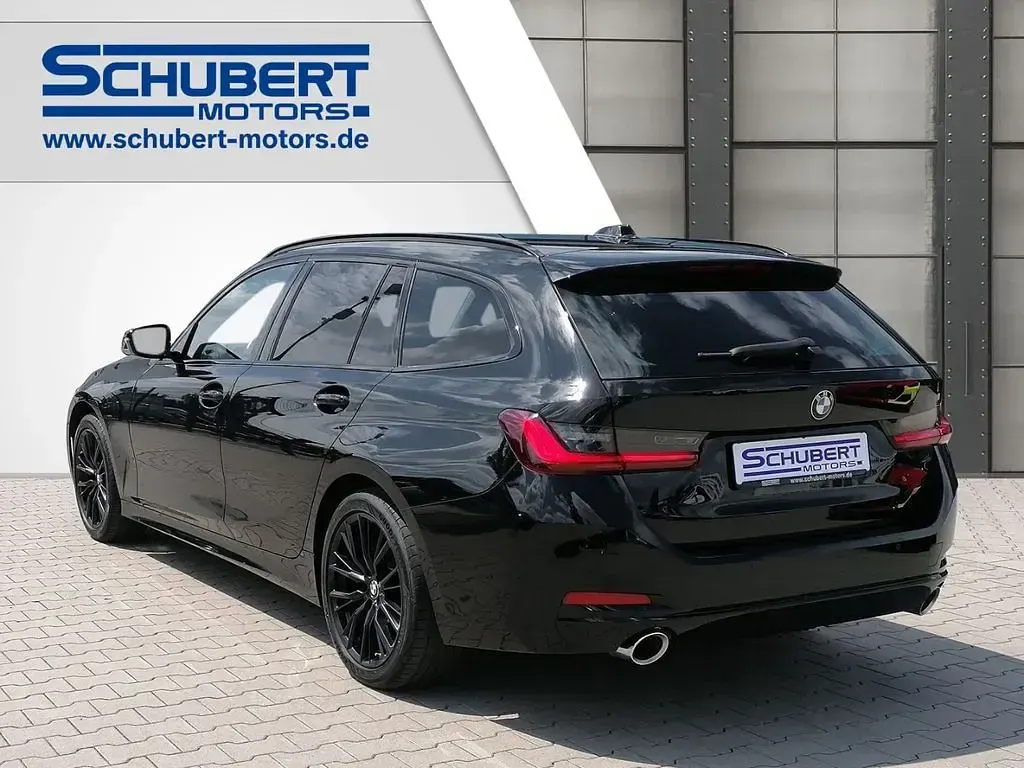 Gebraucht BMW 320 184 PS (135 kW) 2023 Schwarz Kombi
