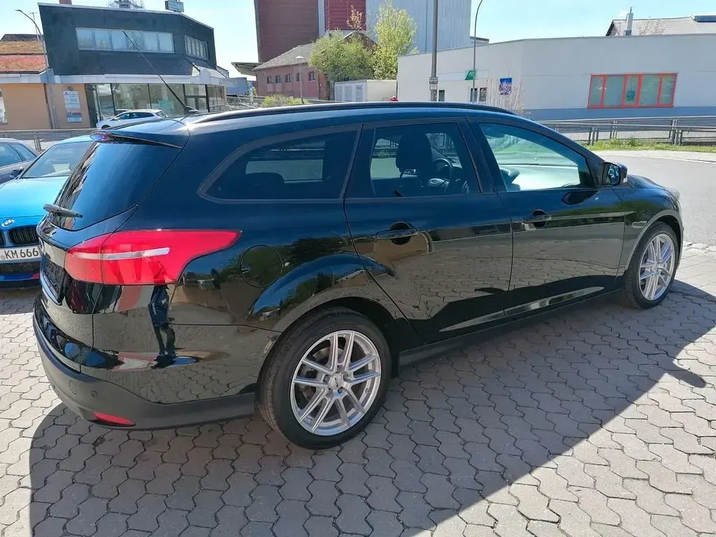 Usata Ford Focus 120 CV (88 kW) 2016 Nero Berlina