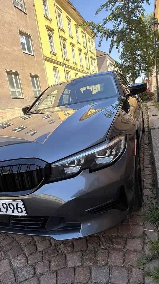 Gebraucht BMW 330e Advantage 292 PS (214 kW) 2020 Grau Limousine