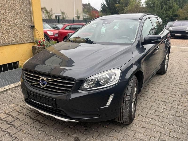 Grau Gebraucht 2015 Volvo XC60 Momentum SUV | 14.790 € (Fairer Preis) - Bild 1/4