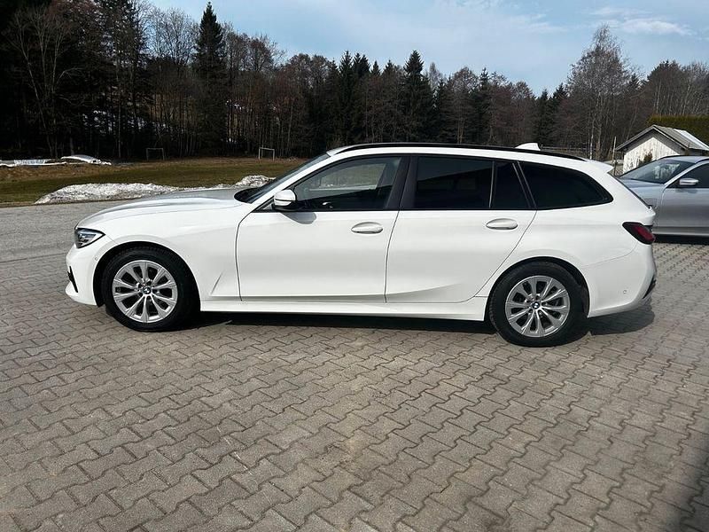 Gebraucht BMW 320 Advantage 190 PS (139 kW) 2021 Weiß Kombi
