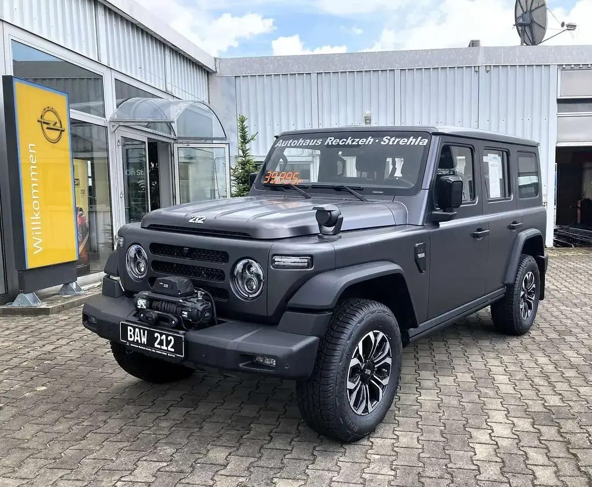 Neu BAW 212 166 PS (122 kW) 2026 Matt grau SUV
