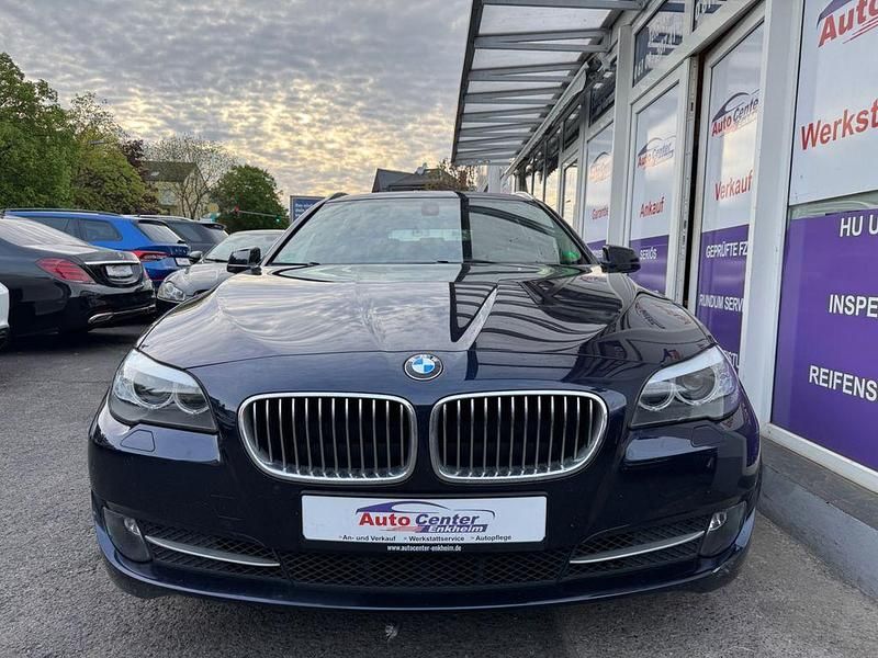 Gebraucht BMW 520 Sport Line 184 PS (135 kW) 2011 Blau Limousine