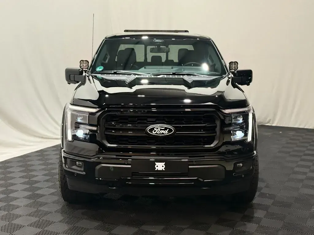 Nowe Ford V8 Lariat 405 KM (297 kW) 2026 Czarny SUV