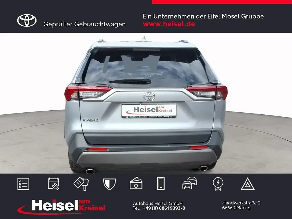 Gebraucht Toyota RAV4 Team 175 PS (128 kW) 2020 Lichtsilber metallic SUV