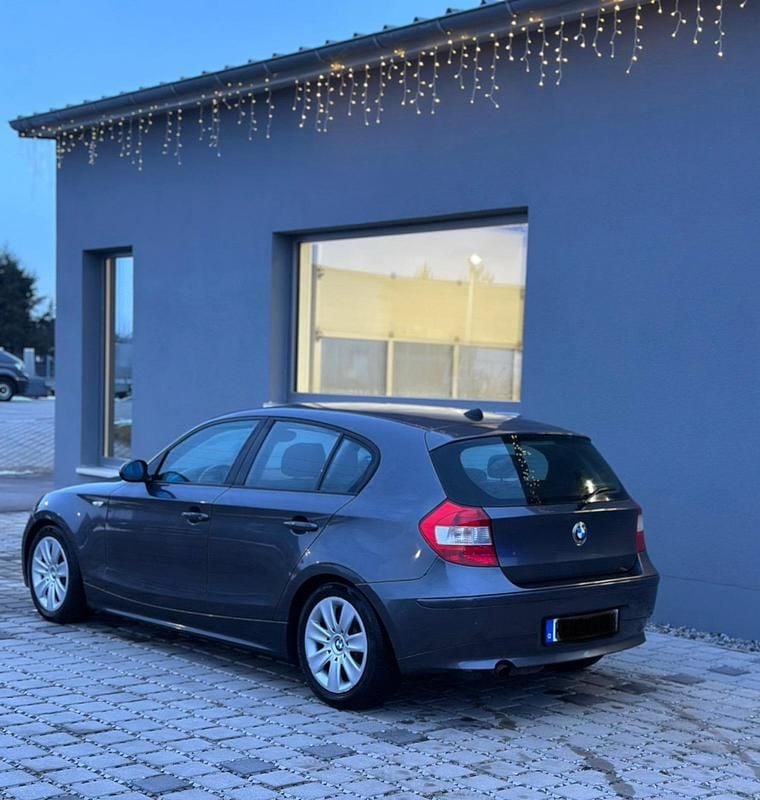 Grau Gebraucht 2005 BMW 116 Kleinwagen | 2.000 € (Guter Preis) - Bild 1/4