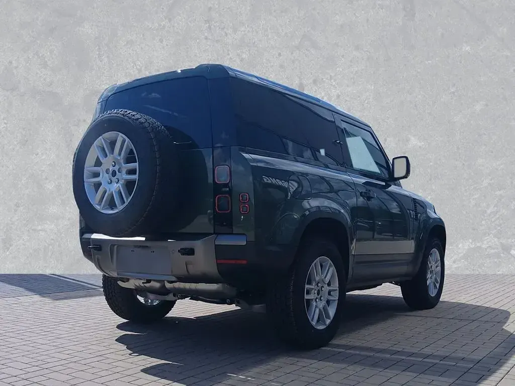 Neu Land Rover Defender S 200 PS (147 kW) 2026 Gruen SUV