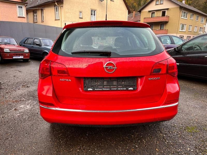 Gebraucht Opel Astra Selection 110 PS (80 kW) 2016 Rot Kombi