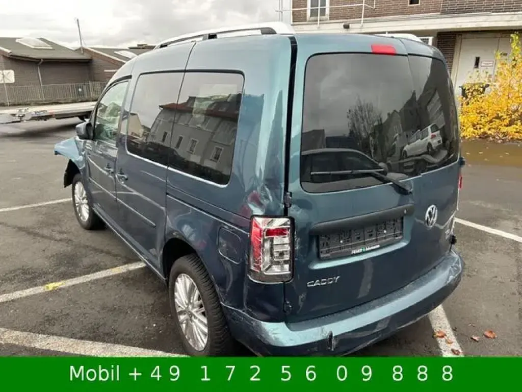 Gebraucht VW Caddy Comfortline 125 PS (91 kW) 2017 Grün Van / Kleinbus