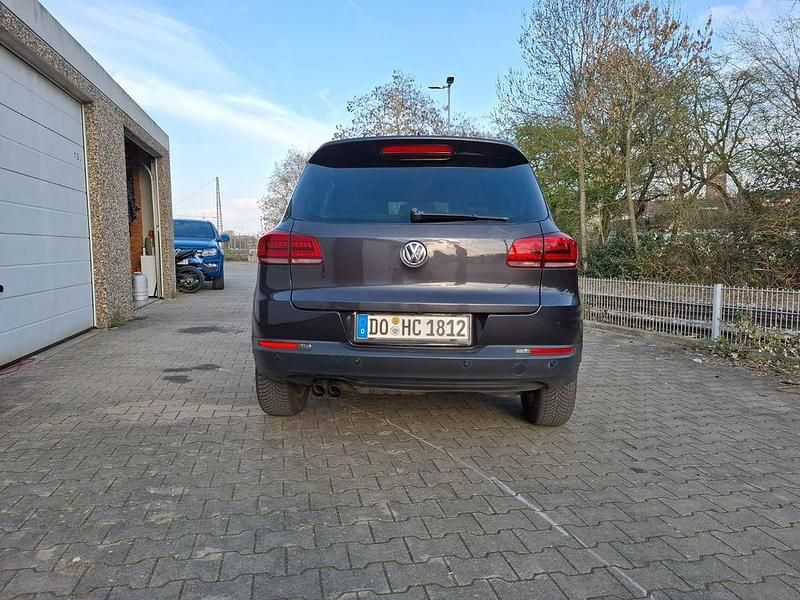 Gebraucht VW Tiguan LOUNGE 150 PS (110 kW) 2015 Grau SUV