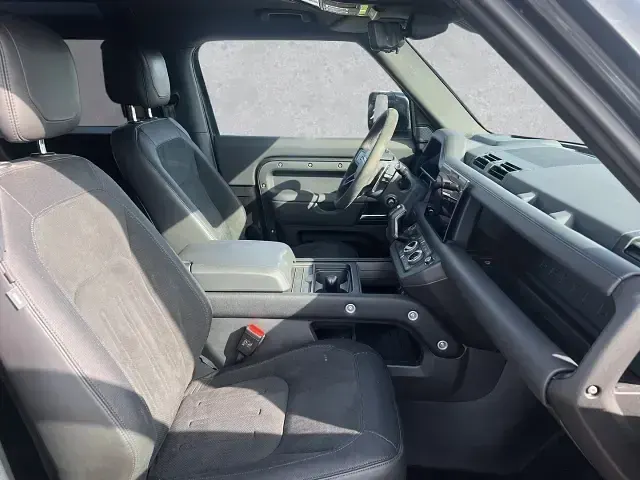 Gebraucht Land Rover Defender 532 PS (391 kW) 2024 Grau SUV
