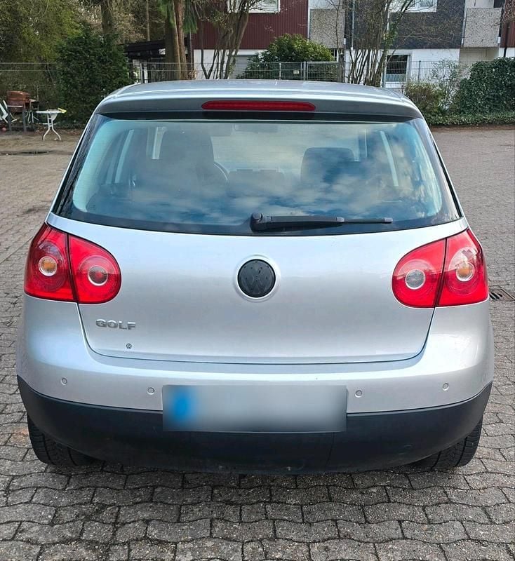 Gebraucht VW Golf V 102 PS (75 kW) 2005 Silber Kleinwagen