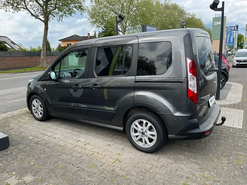 Gebraucht Ford Tourneo Connect 101 PS (74 kW) 2019 Magneticgrau metallic Van / Kleinbus
