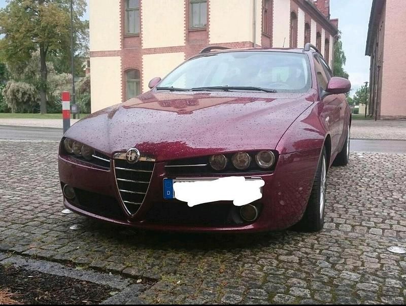 Rot Gebraucht 2007 Alfa Romeo 159 Limousine | 2.100 € (Fairer Preis) - Bild 1/4