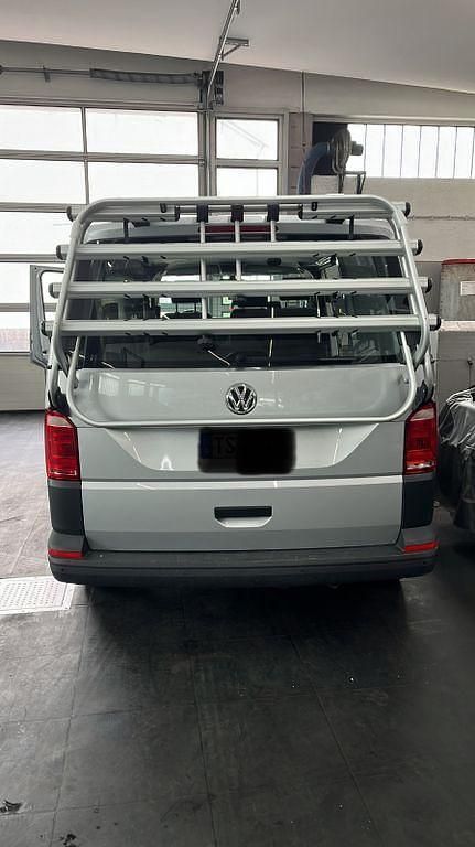 Gebraucht VW Transporter 150 PS (110 kW) 2018 Silber Van