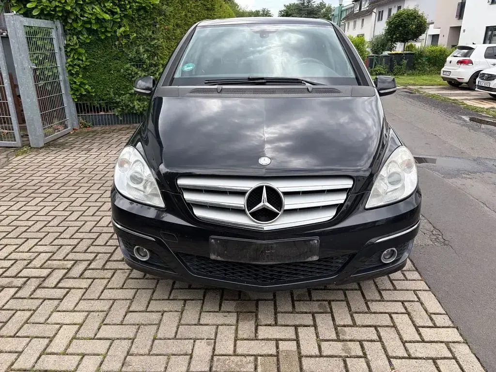 Gebraucht Mercedes B200 140 PS (102 kW) 2009 Schwarz Van / Kleinbus