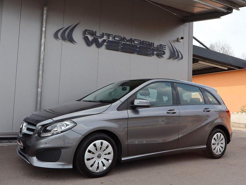 Gebraucht Mercedes B180 109 PS (80 kW) 2017 Grau Van / Kleinbus