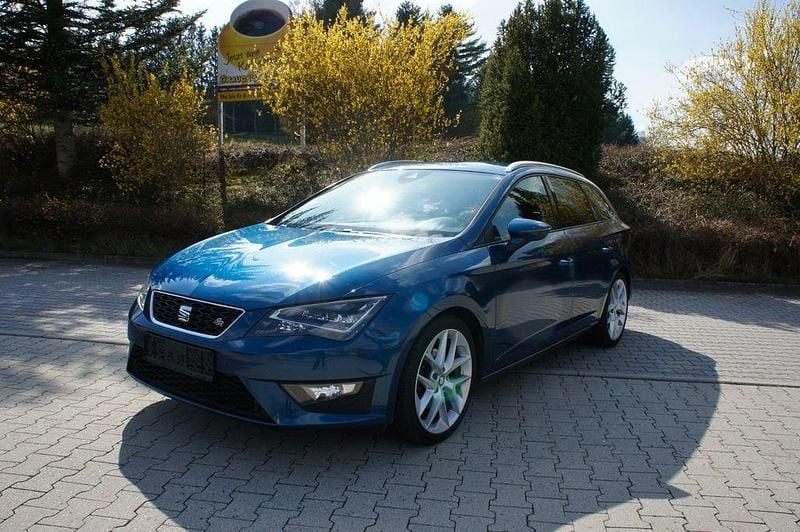 Blau Gebraucht 2015 Seat Leon ST FR Kombi | 11.100 € (Fairer Preis) - Bild 1/4